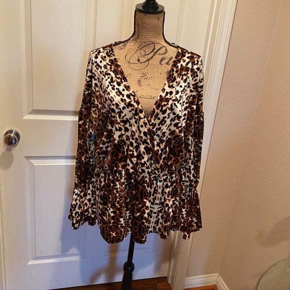 Tops - Leopard print blouse with long bell sleeve…
